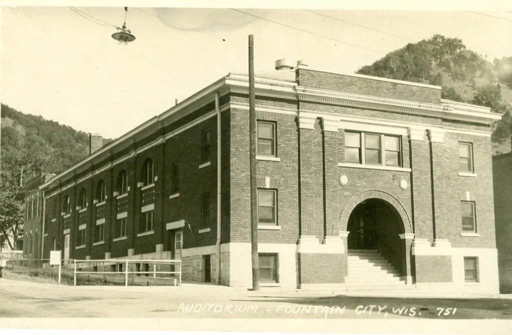 Fc.1 - Buffalo County Historical Society