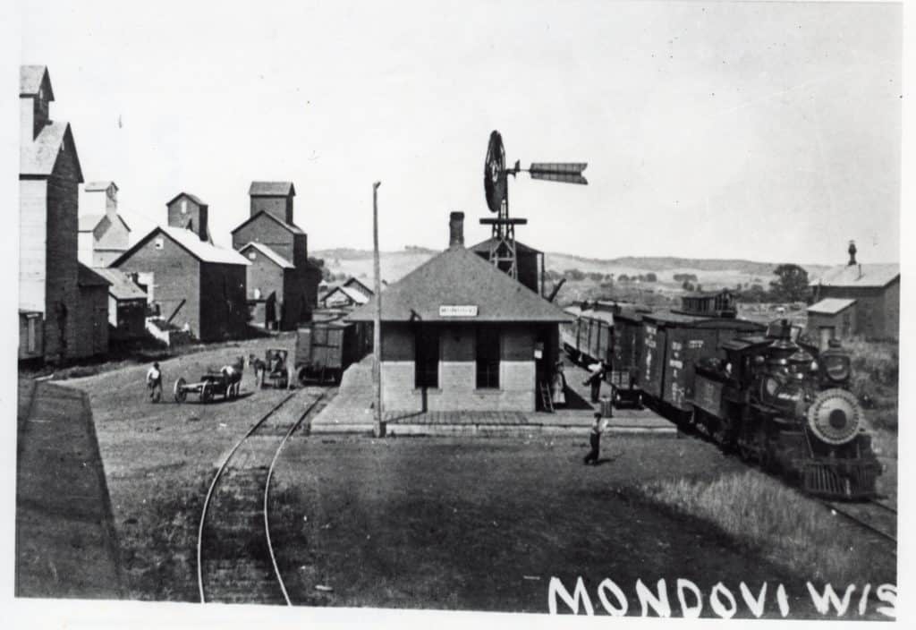 Mondovi.1 - Buffalo County Historical Society